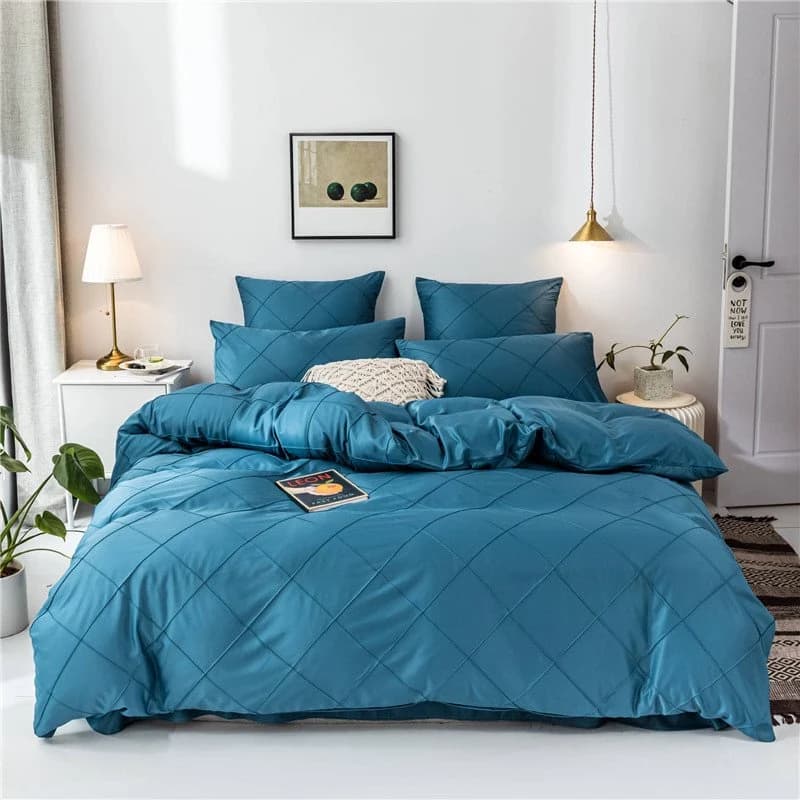 Modern 4-Piece Bedding Set 1 Duvet Cover 1 Flat Sheet 2 Pillowcases High-quality Polyester Twin Queen King Size by BeddingInn