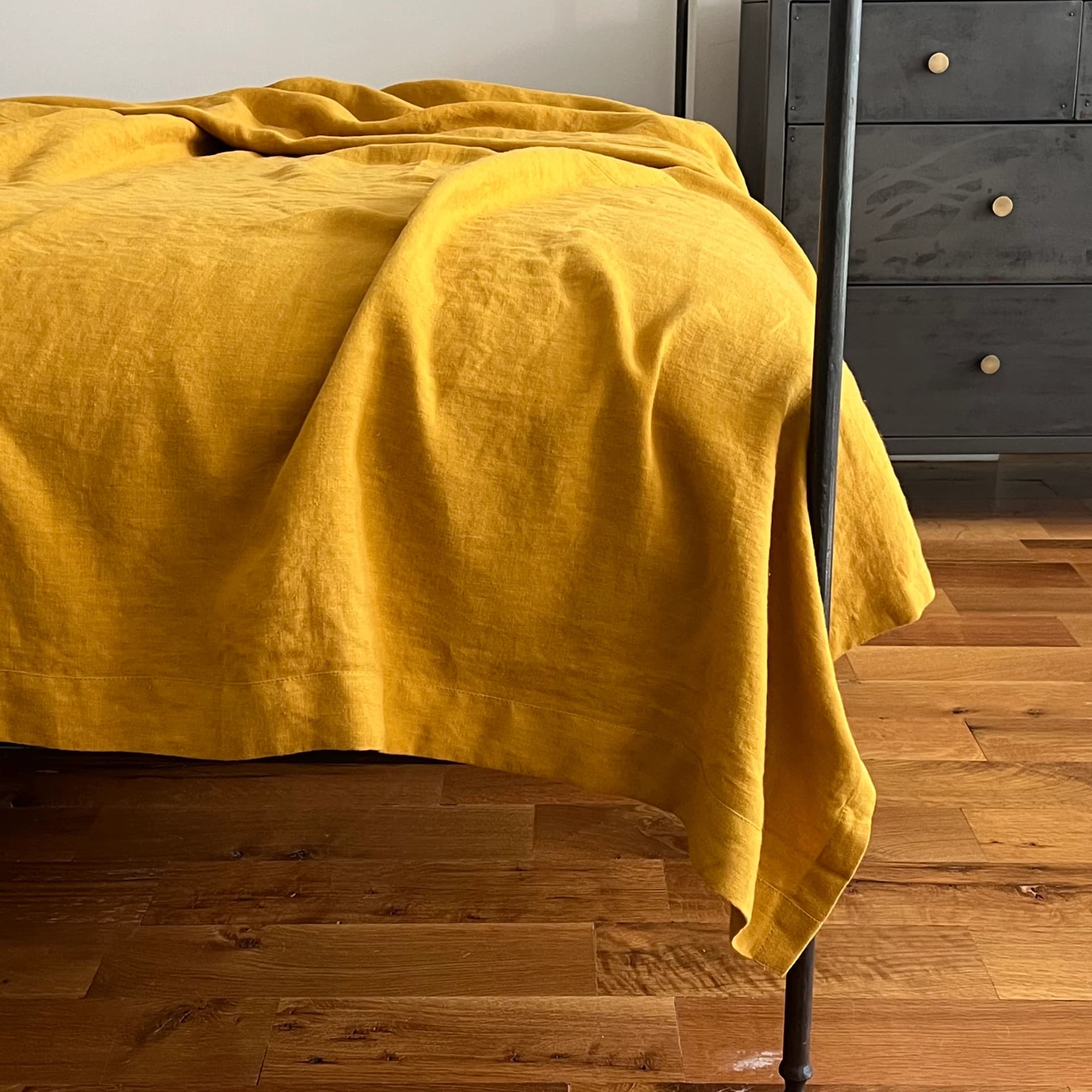 Beeswax Linen Flat Sheet by Linoto