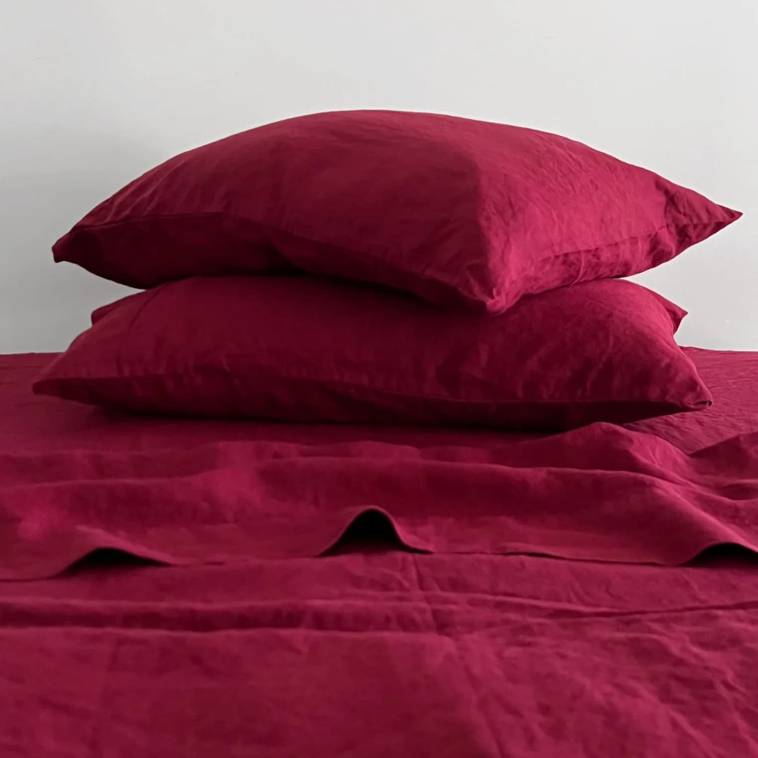 Burgundy Linen Pillowcase by Linoto