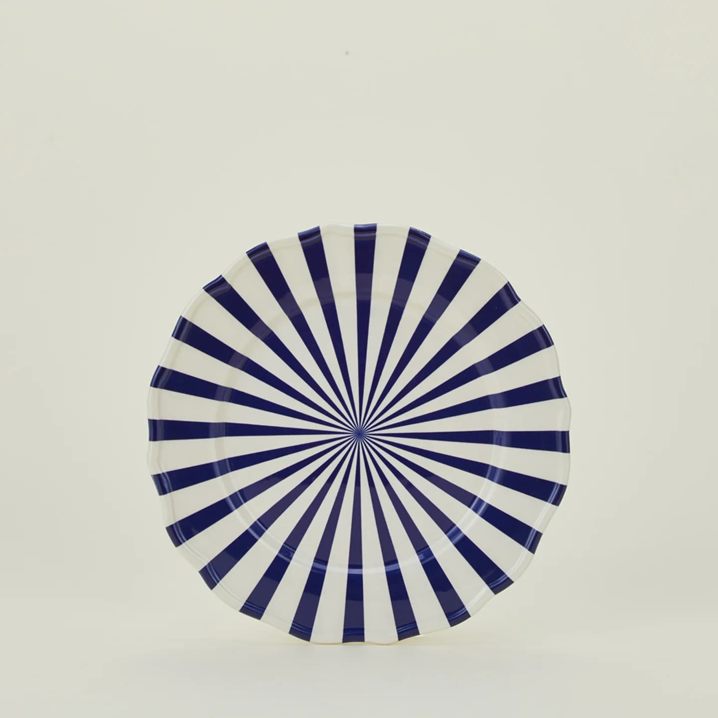 Starburst Dinner Plate by Maison Madison Home